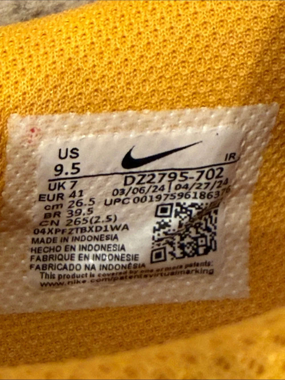 Nike Cortez TXT sneakers in yellow and green Size 9.5